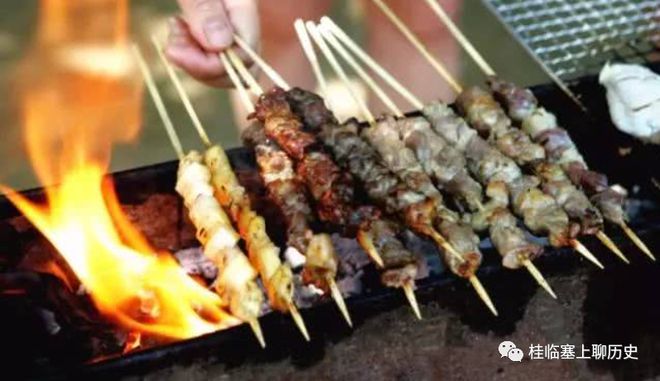 寻味宁夏：以后在银川吃烧烤是吃煤气烤制的还是炭火烤制的？(图1)