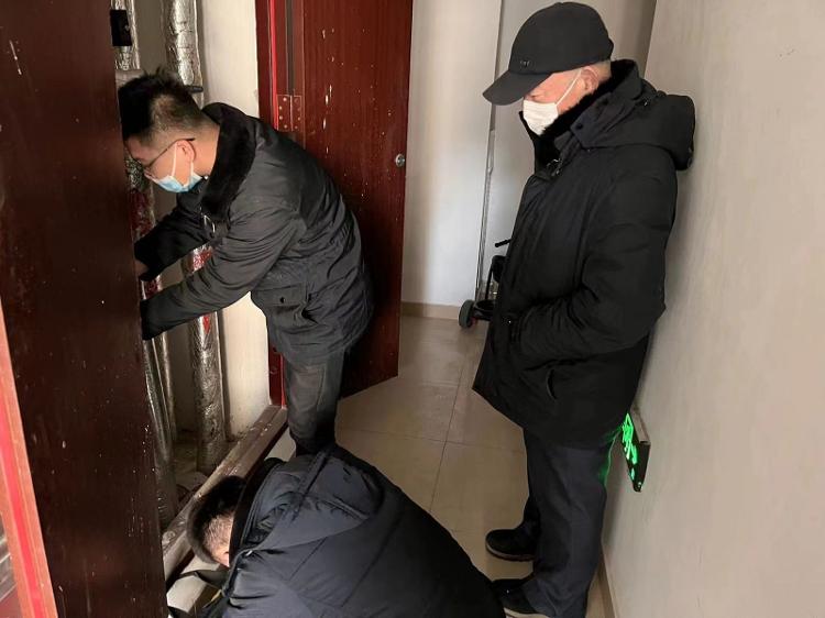 水表球阀损坏致房屋漏水独居老人犯愁济南水务集团延伸服务解难题_泉城新闻_大众网(图2)