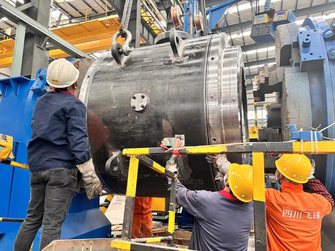 四川自贡阀门制造产业集群有多牛？阀门口径12米的管道竟然没用一颗螺丝企业主持参与制定国家标准(图2)