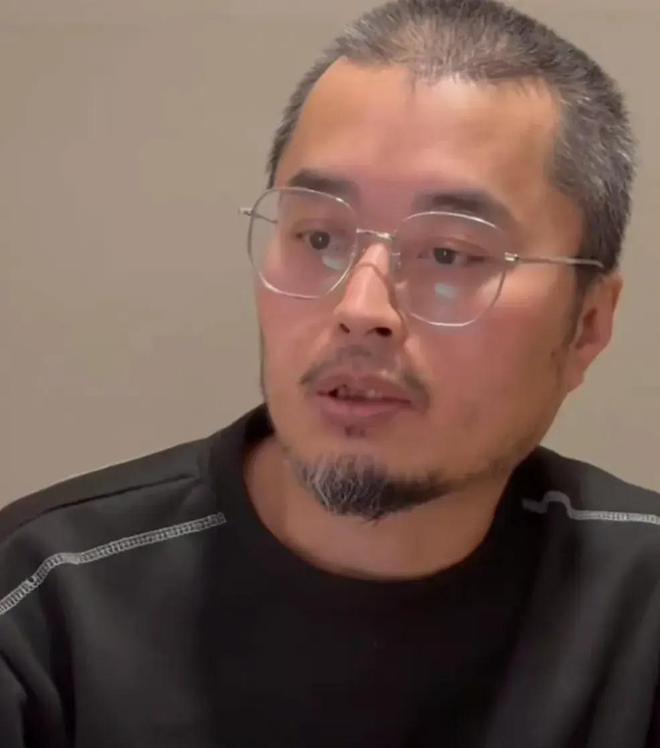 洛阳厨房爆炸后续！救妻子的丈夫不幸去世20岁儿子泪崩接受采访(图11)
