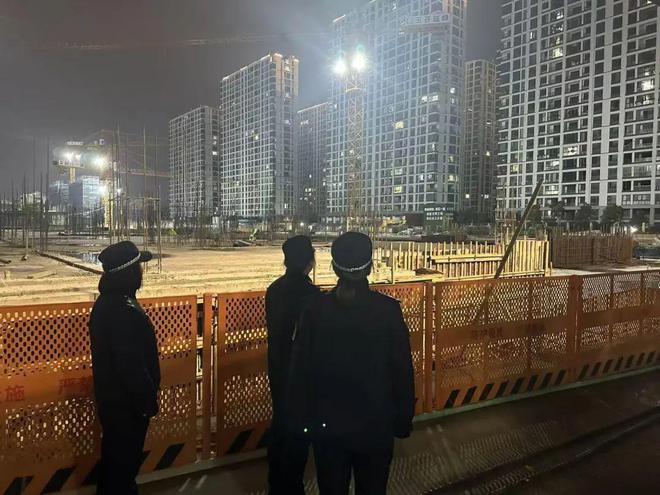 苍南街头女子巡逻队露脸了！(图6)