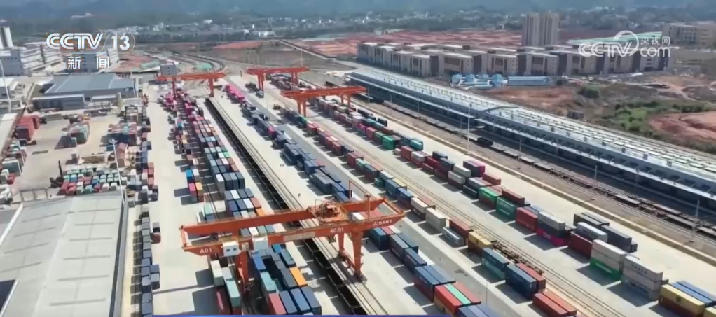 2024年我国外贸进出口成绩亮眼新动能加速形成(图3)