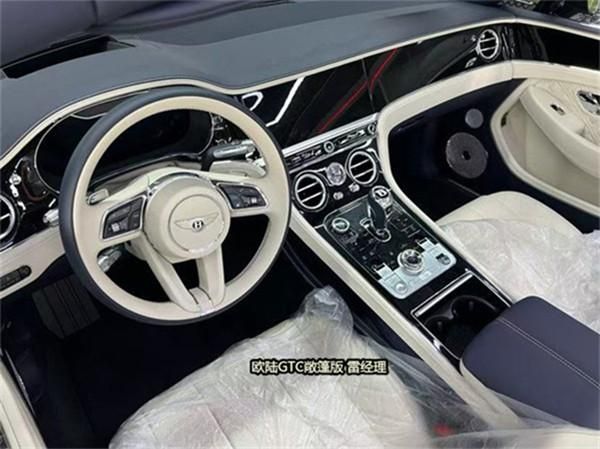 Kaiyun（中国体育）：2023款宾利欧陆GTC敞篷版荧光绿亚麻白展位现车特价卖全国上牌(图5)
