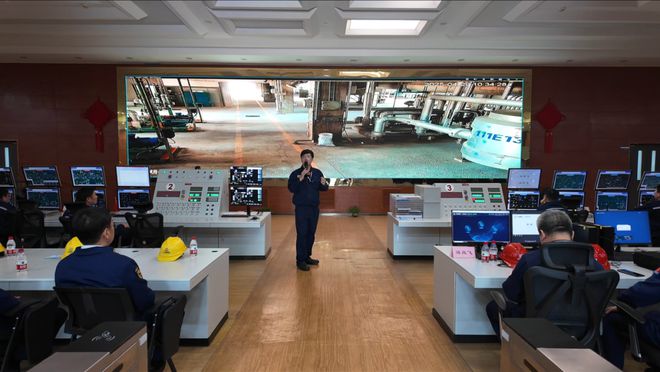 上海市消防救援总队组织开展指挥长团队及战训骨干石油化工火灾扑救业务研训(图1)