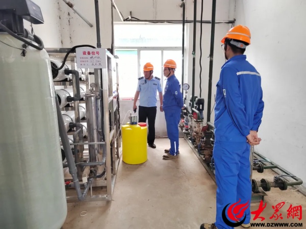 Kaiyun体育网站：沾化区市场监管局滨海所联合镇应急管理保障中心开展危化企业隐患排查专项行动(图1)