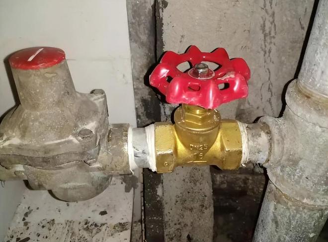 家里的自来水总阀门怎么选？球阀还是截止阀？哪种好一些？(图1)