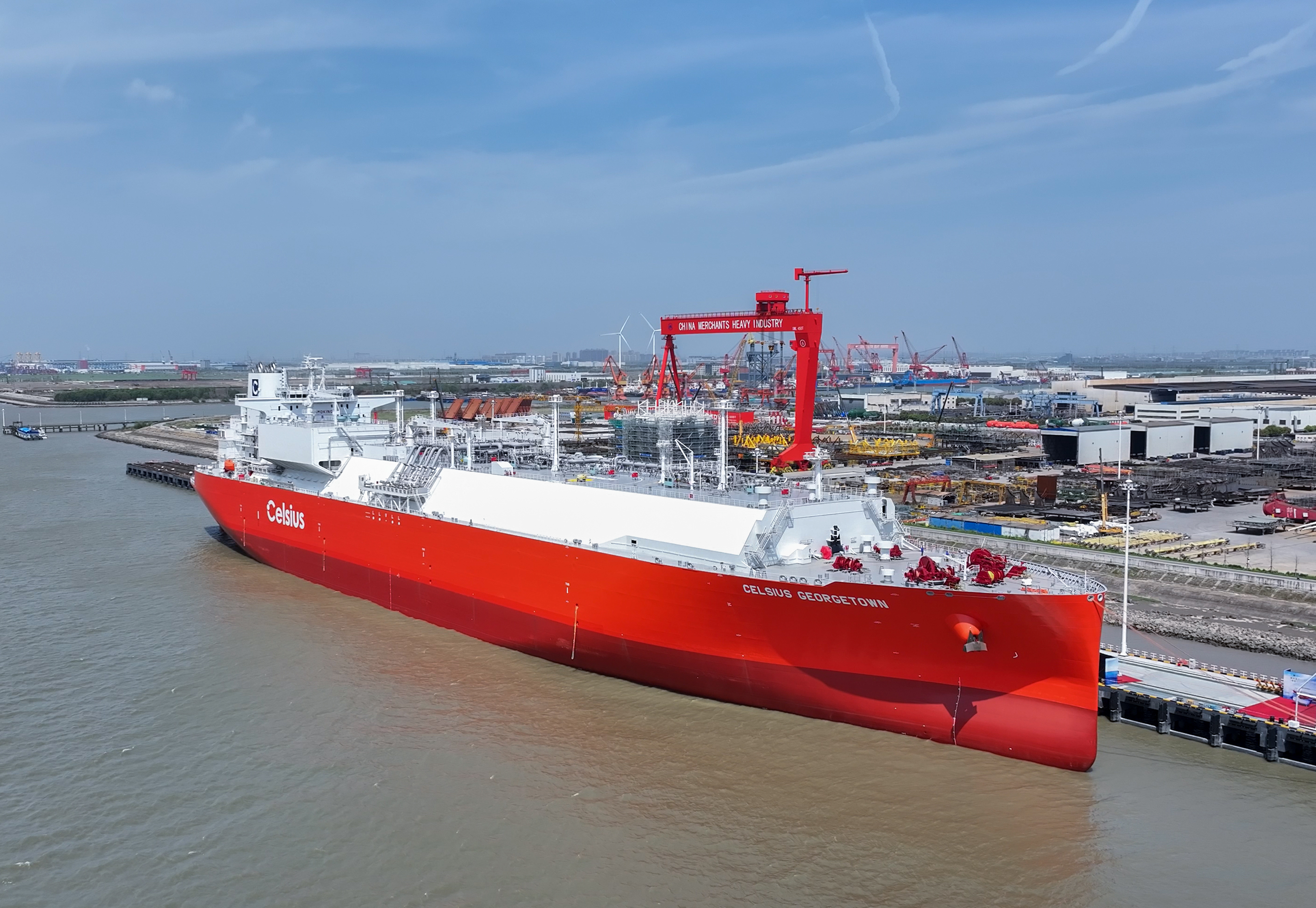 我国首艘18万立方米液化天然气运输船建造完工(图1)